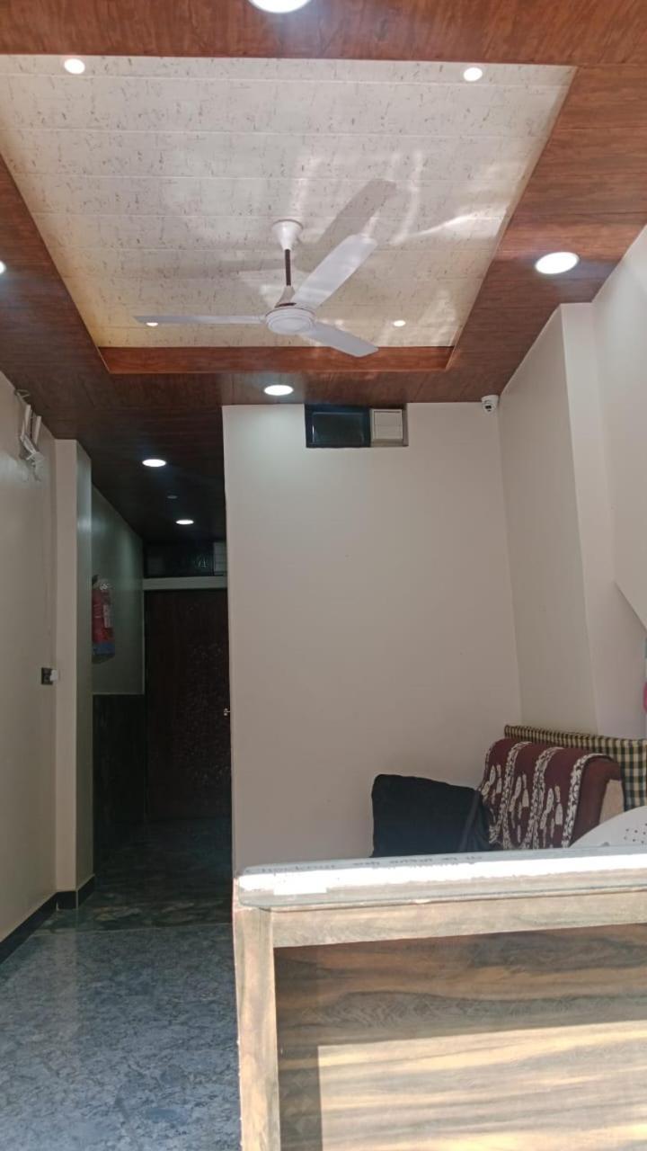 Golden Guest House Ujjain Eksteriør billede